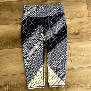 Athleta Indigo Geo Print Crop Legging Size M